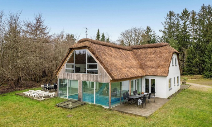 Brande House | Large pool house for 20 people, where hunting is allowed in the adjacent forest.