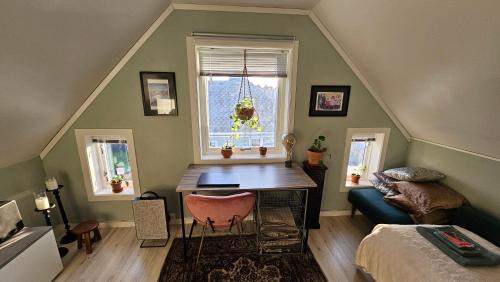 Alesund House | Large room, unique loftspartment, balcony, free parking