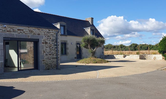 Treogat House | LARGE SEASIDE FARMHOUSE FOR 10 PEOPLE