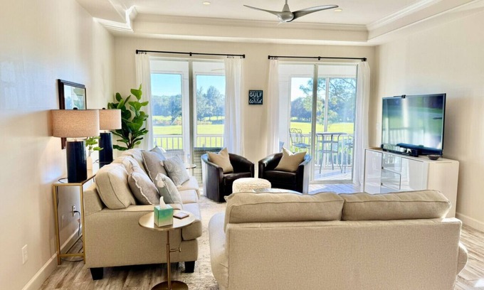 Gulf Shores House | Large Townhouse In Peninsula Golf Club Right By The Course On The Alabama Coast.