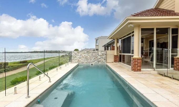 Harrington House | Large Waterfront Holiday House with everything
