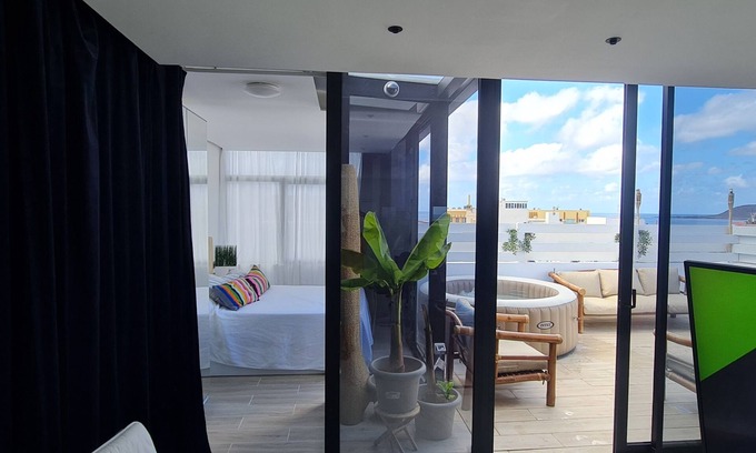 Las Palmas de Gran Canaria Apartment | Las Palmas Beach Penthouse spa