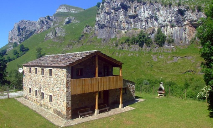 San Roque de Riomiera House | Las Hayucas