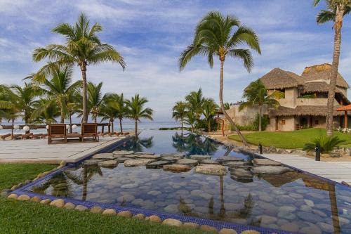 Ixtapa - Zihuatanejo Hotel | Las Palmas Luxury Villas