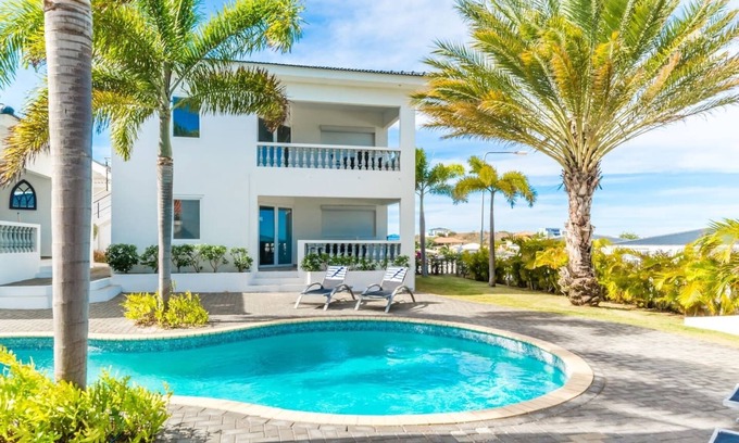 Jan Thiel Apartment | *LAST MINUTE SPECIALS* Fully Equipped Apt W/Tropical Pool & Garden