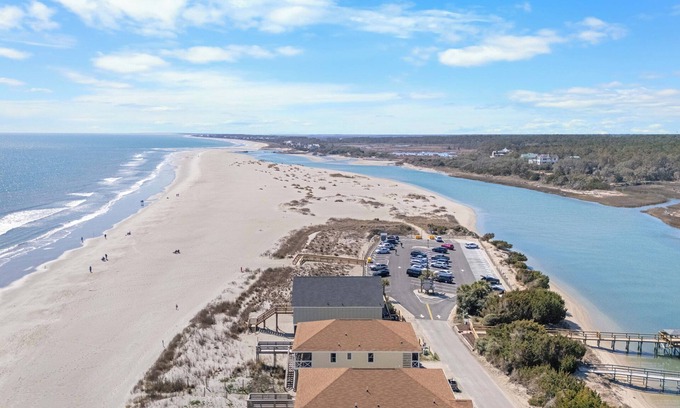 Georgetown County House | Last Resort - Oceanfront w/6-bedrooms