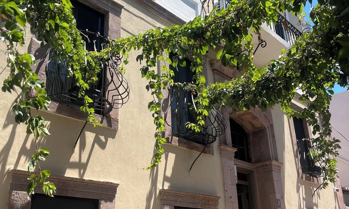 Ayvalik City Center House | Latibule Macaron Guest House