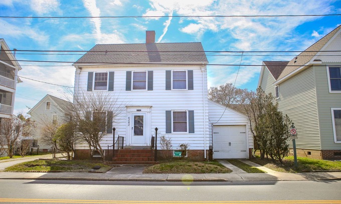 Chincoteague House | Laughing Pony - Renovated, in town, patio! LINENS AND TOWELS PROVIDED