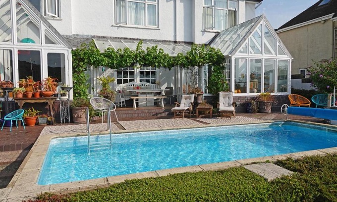 Dartmouth House | Lauriston House