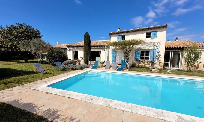 L'Isle-sur-la-Sorgue Villa | Lavender Villa ★ 300m from the heart of the town