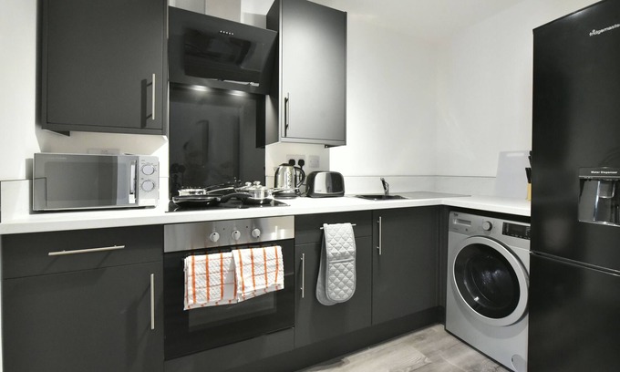 Pontefract Apartment | Lavish 1 Bedroom Apartment