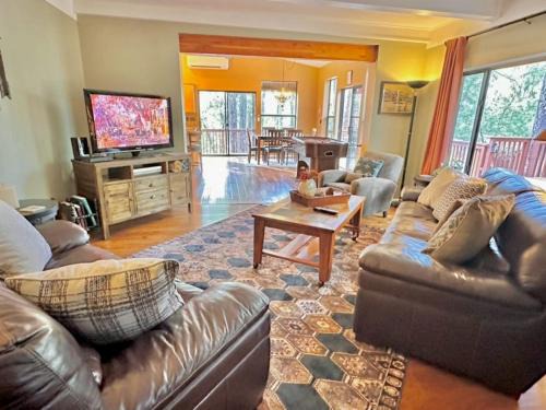 Groom Creek House | Lazy Bear Cabin BBQ FirePit Goldwater Lake