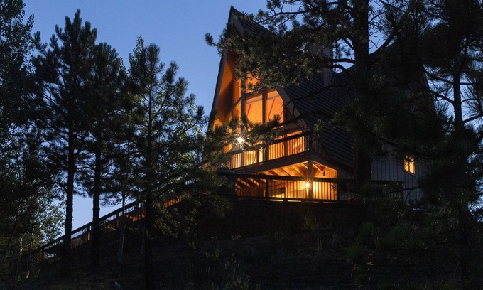 Florissant Cabin | 'Lazy Bear Lodge' in Florissant w/Mountain Views!