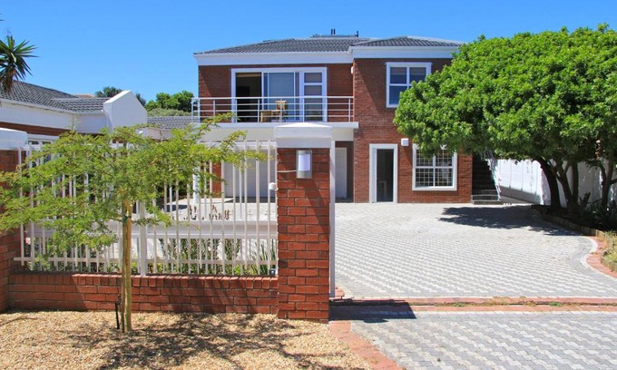 Sunset Beach Apartment | Lazy Days Apartments - Cape Town