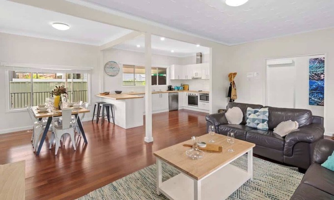Marybrook House | Lazy Days @ the Beach, 100m to beach