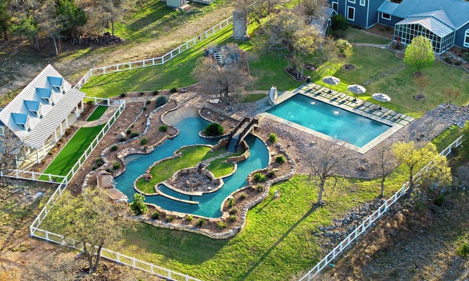 Boerne House | Lazy River Ranch-Pool, Events, Golf, Fire Pit,Yoga