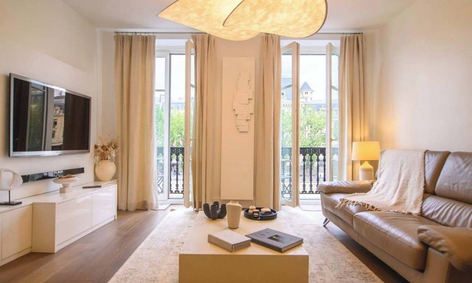 Notre Dame Apartment | Le Balcon de Notre Dame