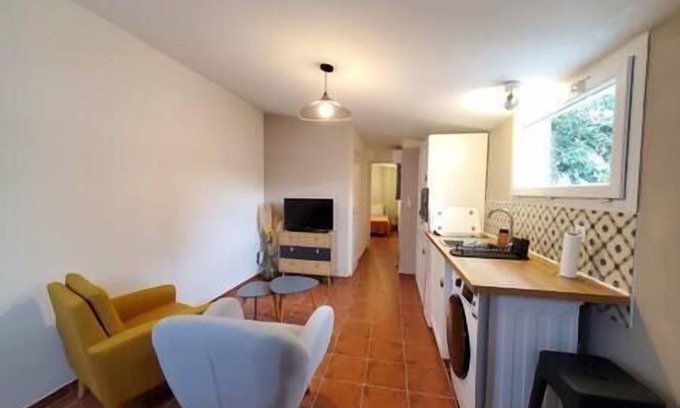 Le Bourg Apartment | Le Bleu Mimosa