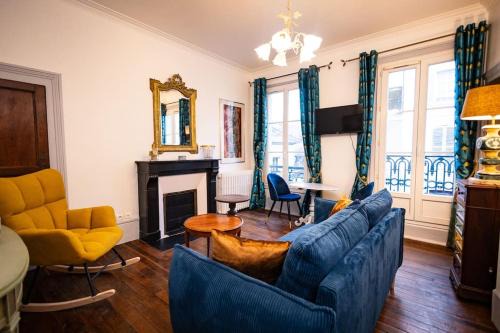 Bourges Apartment | Le "Boudoir" Appartement de Charme climatisé en Plein Centre