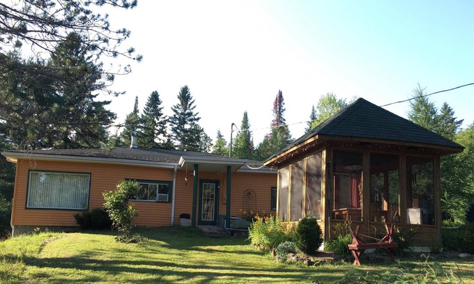 Saint Come Cabin | Le Bucolique