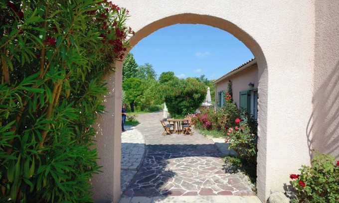 Manosque Apartment | LE Cabanon DES Micocouliers