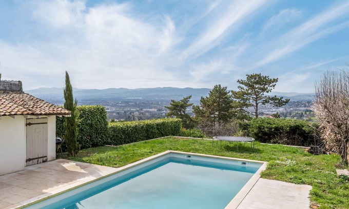 Saint-Didier-au-Mont-d'Or Villa | Le Cerf - House with view and swimming pool