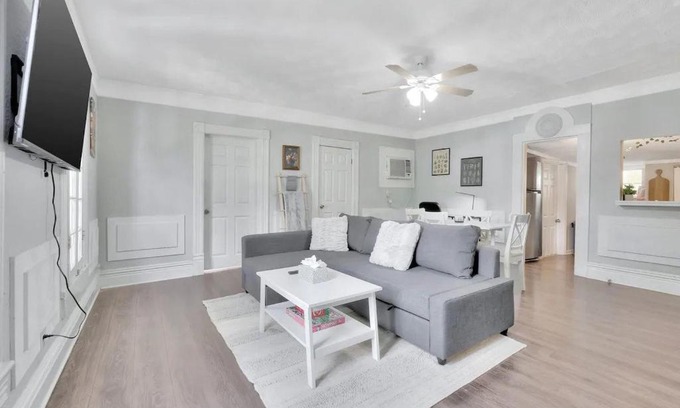 Hyde Park Apartment | Le château Tampa, Walk to Hyde Park & Amalie Arena