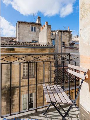 Hotel de Ville - Quinconces Apartment | Le charmant quai bourgeois