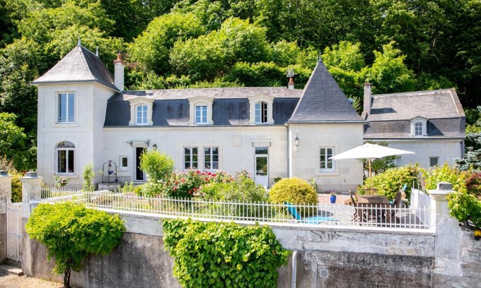 Chenehutte-Treves-Cunault Bed & Breakfast | Le Clos Eugénie