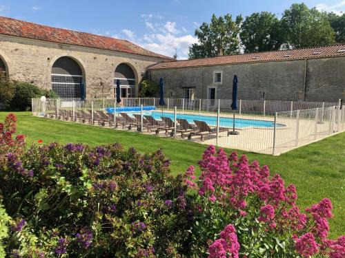 Surgeres House | Le Colombier Gîtes