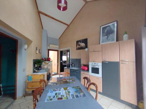 Ambronay Bed & Breakfast | Le Grand Noyer