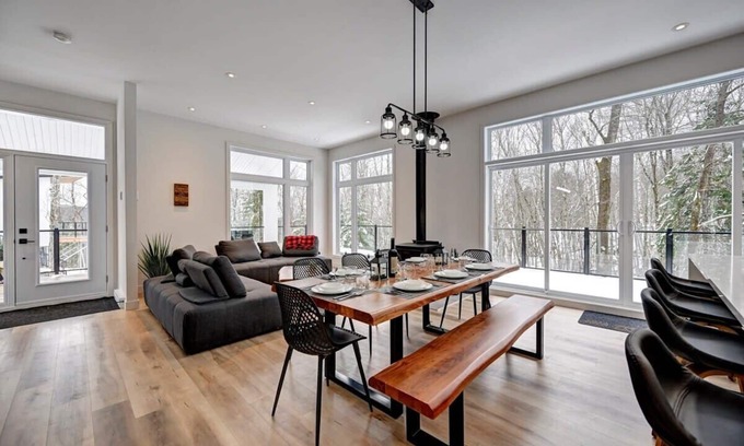 Sainte-Beatrix Ski Chalet | Le Kos Chalet Nature view and Hot Tub