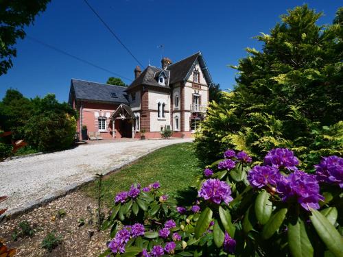 Louviers House | Le Manoir de Louviers
