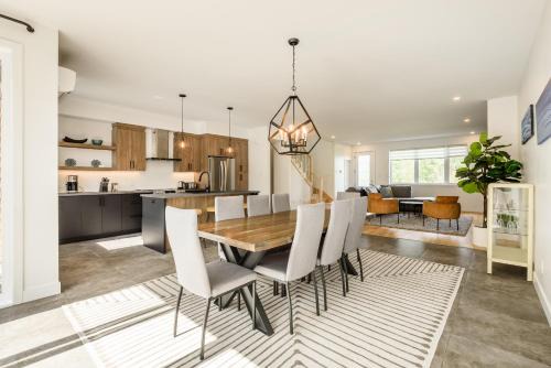 Magog Apartment | Le Memph Hirondelle spacious comfortable condo cottage eco responsible 3 bedrooms - hot tub & pool Memphrémagog Lake