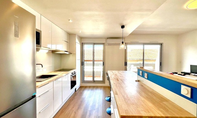 Quartier Administrations Apartment | Le Moderne Nîmes, Close to Arena & Station