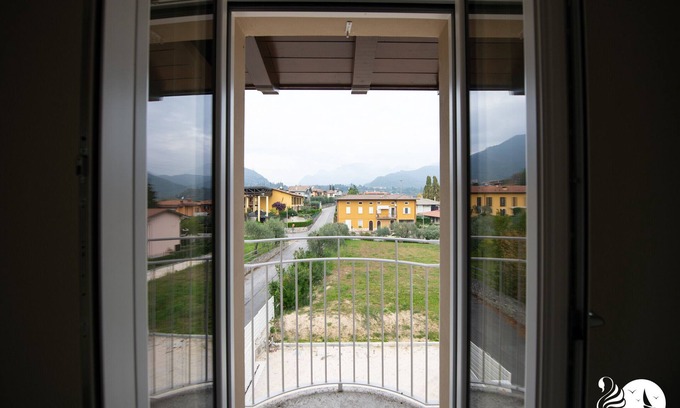 Salo Apartment | Le Nuove Rondini - Appartamento Iris