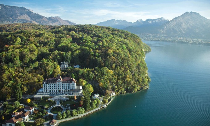 Menthon-Saint-Bernard Hotel | Le Palace de Menthon