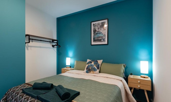 Charpennes - Charmettes Apartment | LE PHENIX - HYPERCENTRE 16 PERSONNES GARAGE GRATUIT WiFi JARDIN BARBECUE PROCHE PARC TETE D'OR