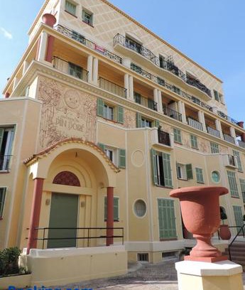Juan-les-Pins Apartment | Le Pin Doré