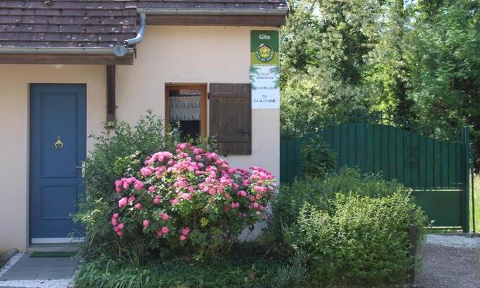 Mesnil-Saint-Pere House | Le Port Mesnil