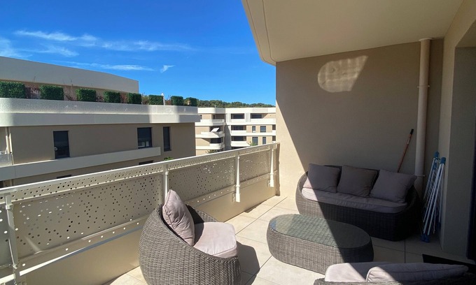 Saint-Mandrier-sur-Mer Apartment | Le Refuge du Plongeur - New & Cosy Apartment