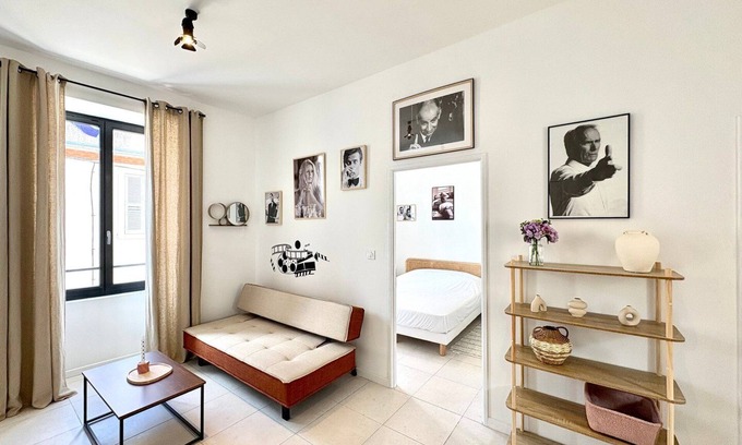 Cadereau Apartment | Le Rex, T2 with A/C, queen size bed, Nîmes