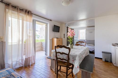 Marseillan Plage Apartment | Le Robinson - proche plage