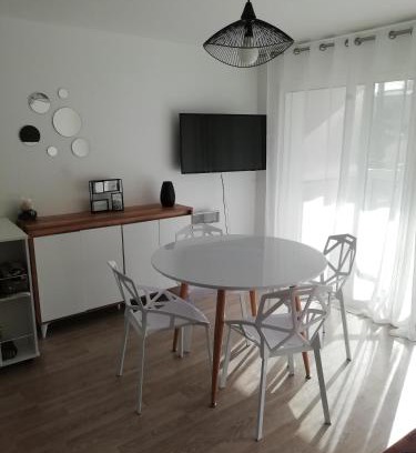 Le Touquet-Paris-Plage Apartment | Le Saint Amand, studio cabine, agréable terrasse sud