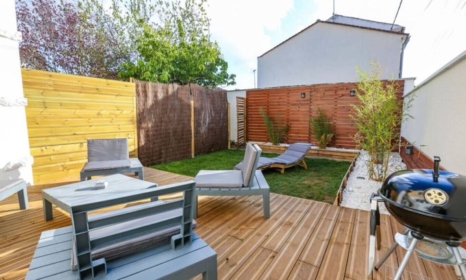 Cognac Apartment | Le Tropi'Cognac - Center - Terrace garden - 3 BR