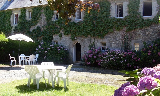 Tredarzec Cottage | Le Vieux Manoir de KERHIR, charm and old stones in the heart of TREGOR