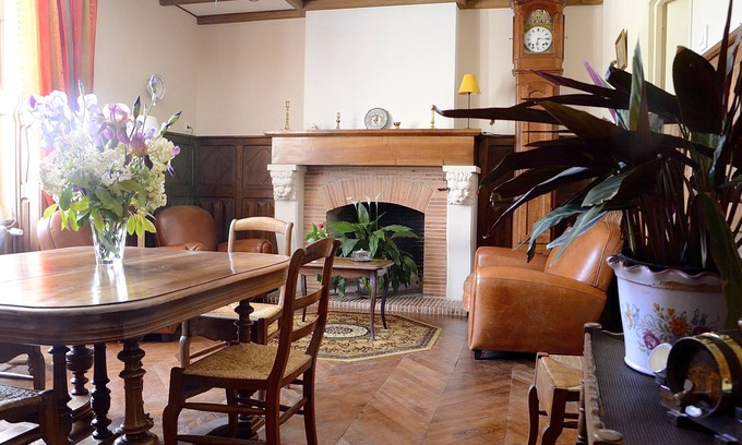 Reaux Bed & Breakfast | Le Vieux Noyer