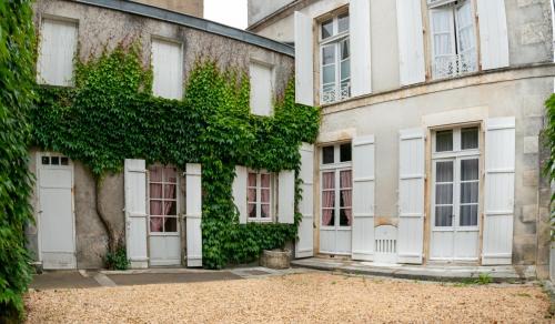 Montbron Hotel | Le25 Parahotellerie