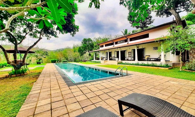 Ruwanwella Hotel | Leaf Watagala