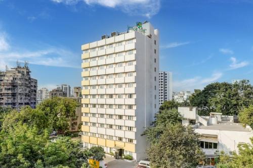 Navrangpura Hotel | Lemon Tree Hotel, Ahmedabad